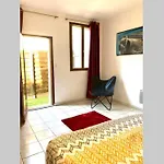 Proche Gare + Parking , Impasse Tranquille Apartamento *