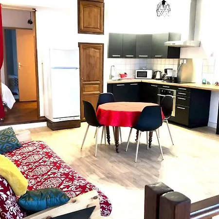 Proche Gare + Parking , Impasse Tranquille Апартаменты